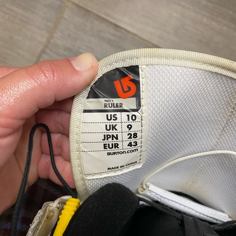 Burton Men’s Snowboard Boots- Ruler - Picture 6 of 6